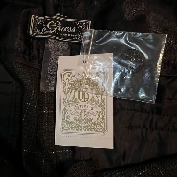 NWT! Guess capri pants. Size 28 - Picture 7 of 11